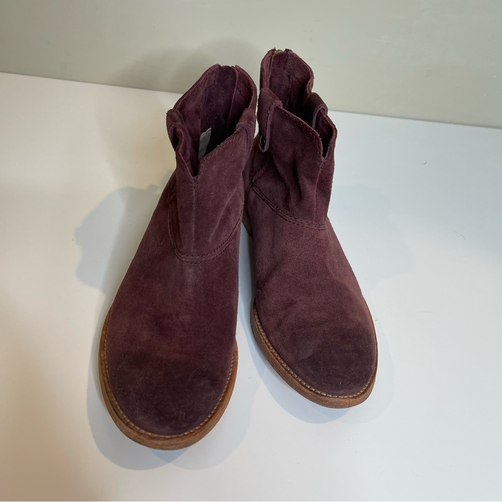 Johnston & Murphy Stephanie Stitched suede Ankle Bootie size 8.5 - Picture 2 of 9